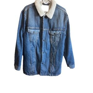 Levi’s Premium Women’s Extended Length Sherpa Trucker Jacket Oversized L